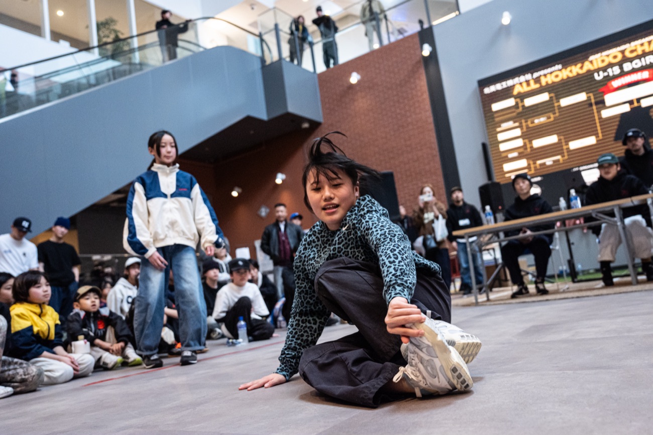 U-15 BBOYのヘッドスピン